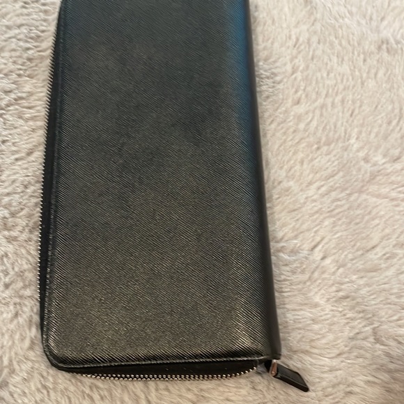 Prada long zippy wallet Black🖤🩶🖤🩶 - Picture 2 of 7
